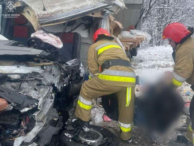 Наслідки ДТП. Фото: ДСНС України в Миколаївській області