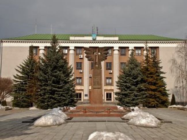 Декларації депутатів Рівненської міської ради: будинки, машини та гроші