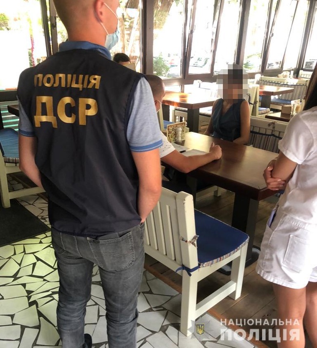 Посадовицю Головного управління Держпраці в Одеській області впіймали на хабарі