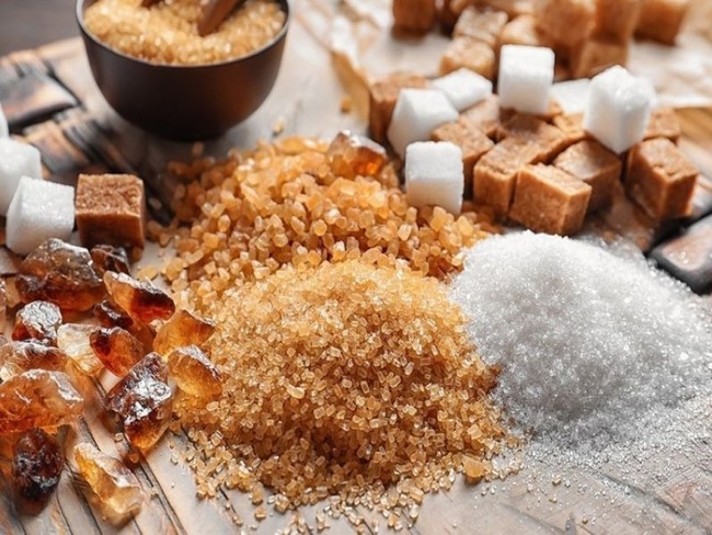 Чому потрібно стежити за споживанням цукру та як це робити