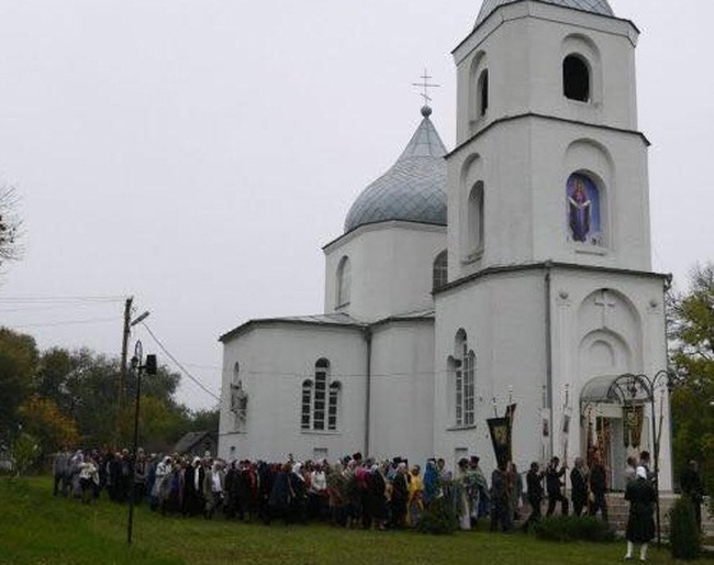 Церковная община райцентра Одесской области перешла в Украинскую православную церковь вместе со священником