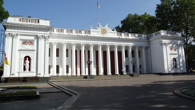 Одесская мэрия решила оформить землю под собственным зданием