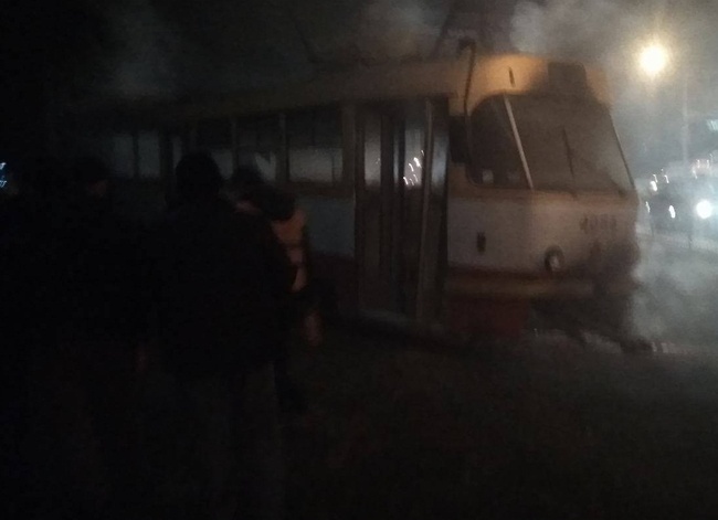 Семеро пассажиров пострадали в загоревшемся одесском трамвае