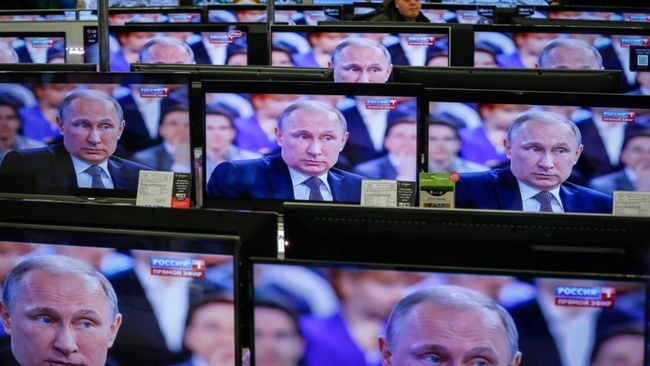 Війна з пропагандою: як в Україні можуть відключити російські телеканали