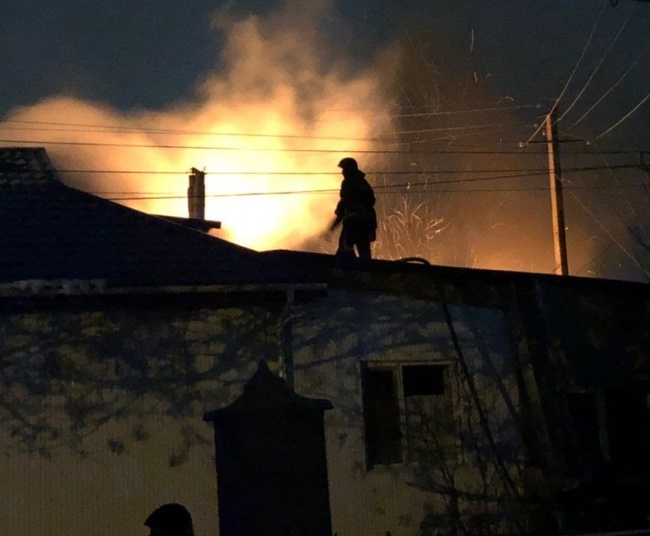 В Доброславе сгорел гараж поселкового совета