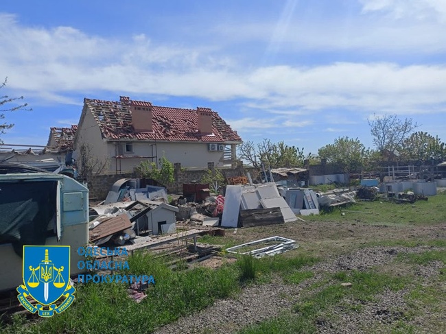 Троє людей у лікарні, пошкоджені будинки: на Одещині розпочато провадження через порушення законів та звичаїв війни