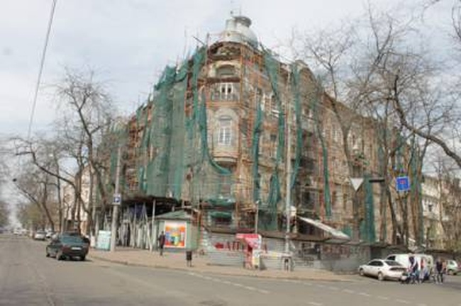 Одесский муниципалитет планирует отреставрировать три фасада в центре Одессы за 8,6 млн