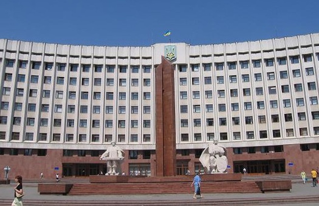 Сімнадцять депутатів Івано-Франківської міськради взагалі не подають депутатські запити