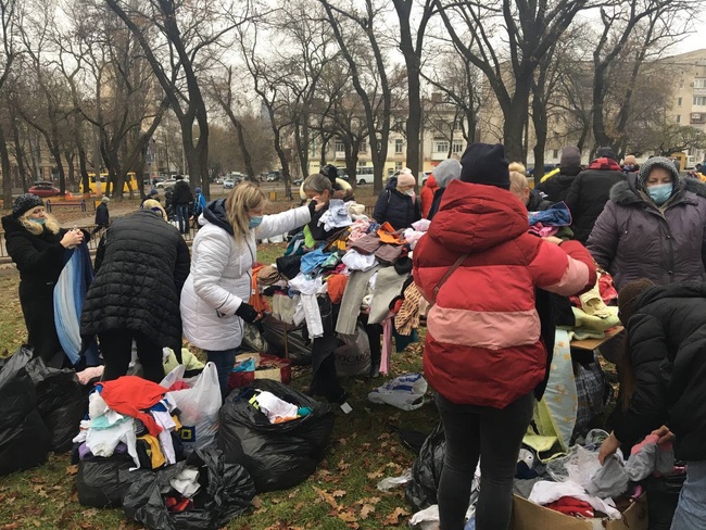 Друге життя для непотрібних речей: в Одесі запрацює станція гуманітарної допомоги