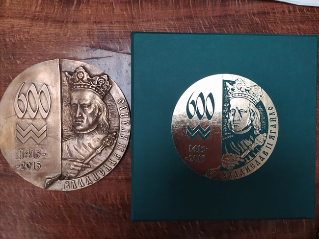 Одесити подарували музеям Європи ювілейну медаль до 600-ї річниці першої писемної згадки про місто