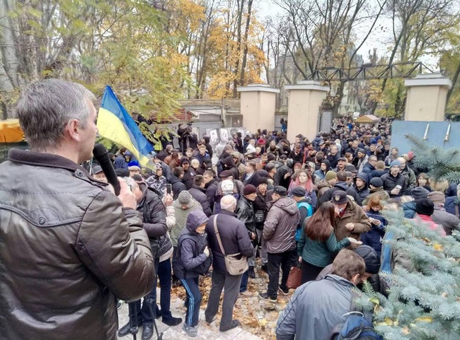 Хулиганство вместо организации беспорядков: полиция изменила свою позицию в отношении Стерненко
