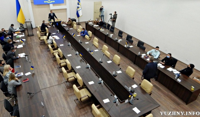 Депутаты Южненского горсовета не смогли собраться на второе заседание первой сессии