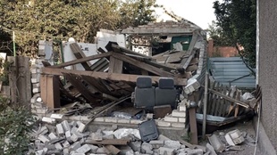 На Херсонщині під час обстрілів окупанти пошкодили об'єкти критичної інфраструктури та стільникову вежу