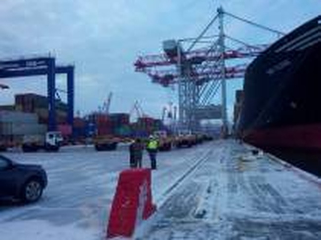 В Одесский порт прибыл контейнеровоз з канадской гуманитарной помощью украинской армии