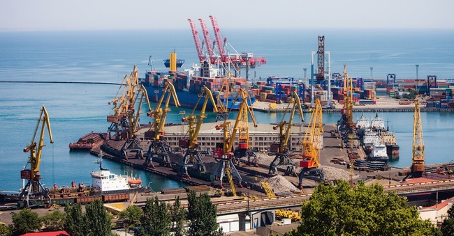 В “Одеському порту” пояснили ситуацію з відстороненням керівника та "буксирними схемами”