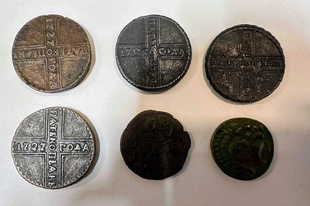 Одеські митники не дали вивезти без документів монети та ювілейне видання "Кобзаря"