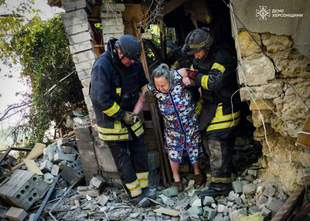 Rescuers of Kherson region unblock an elderly woman and overcome the consequences of shelling