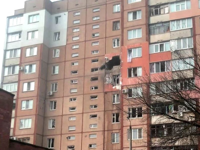 Через обстріли в Херсоні пошкоджено понад чверть багатоквартирних будинків