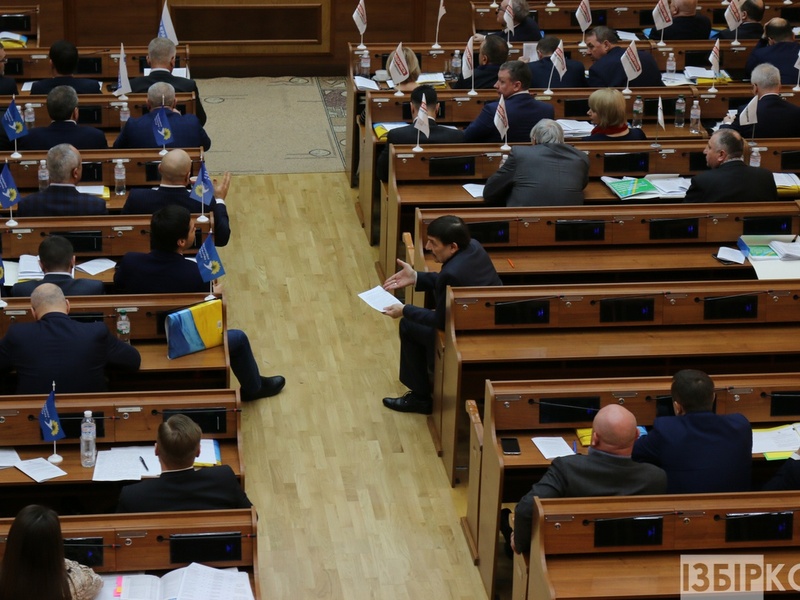 Депутати Одеської облради під час сесії ухвалювали важливі для регіону рішення та "кнопкодавили"