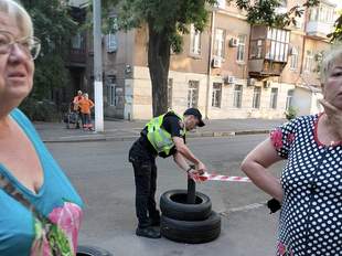 Обвалилася частина фасаду одеського будинку