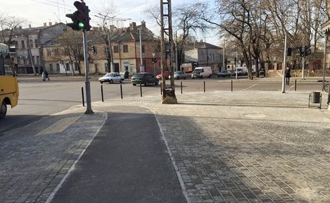 За восстановление тротуара в Одессе заплатят более полутора миллионов