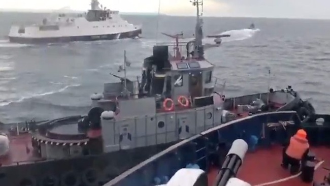 Военная прокуратура Украины сообщила о подозрении капитанам кораблей, ранившим моряков-одесситов в Керченском проливе
