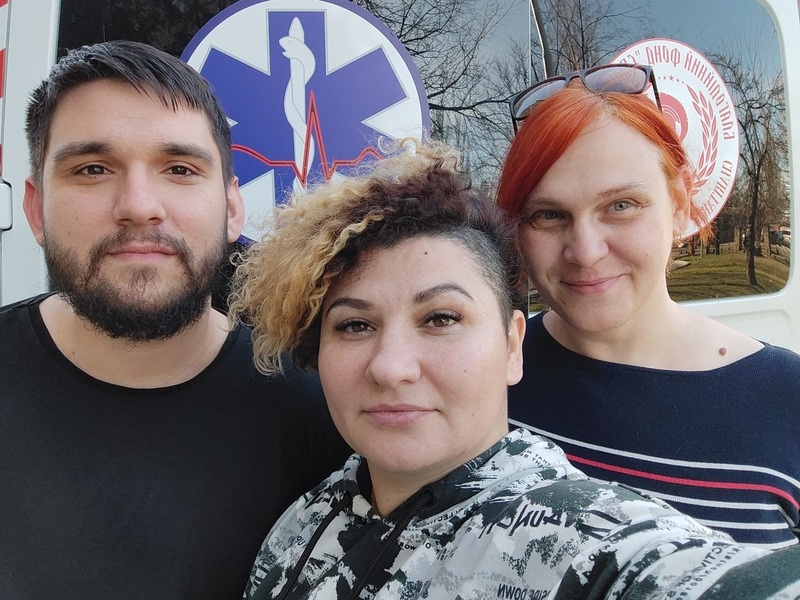 Одеські волонтери врятували жительку Миколаївщини, біля якої здетонував снаряд