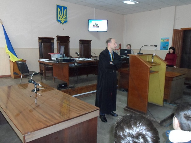 Учні Татарбунарської гімназії побували на екскурсії в районному суді