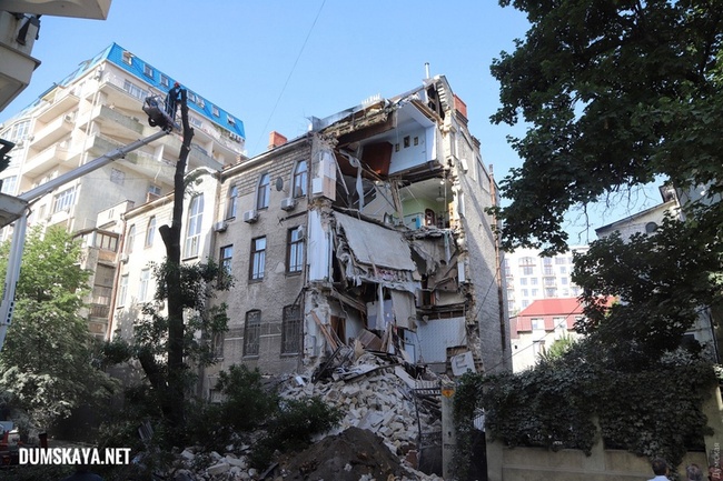 Мерія не вирішила, хто буде ремонтувати обвалений будинок на Ясній в Одесі