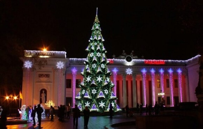 Муниципалитет намерен устроить по новогоднему салюту в каждом районе Одессы