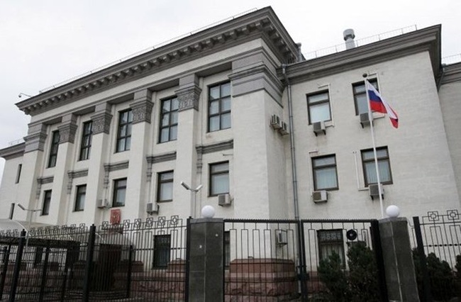 Полиция пообещала усиленно охранять консульство России в Одессе на время выборов президента РФ
