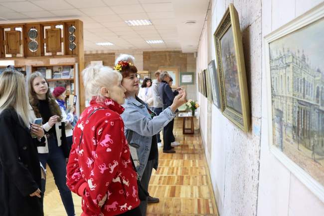 ФОТО: Центральна бібліотека ім.М.Л. Кропивницького