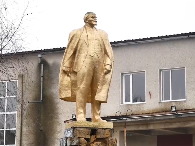 Найстійкіший пам'ятник Леніну в Одеській області все ж демонтували