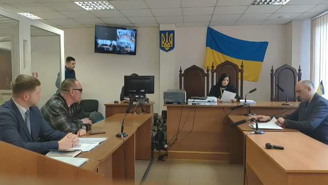 Блогеру Домбровському, який ще минулого літа напав на громадського діяча, суд не став обирати запобіжний захід