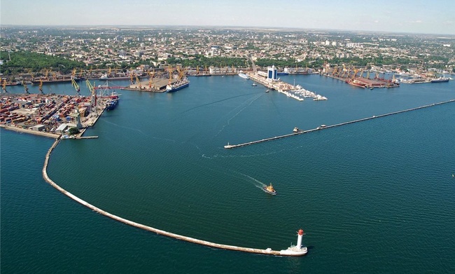 В Одесском порту провели допороговую закупку на три миллиона
