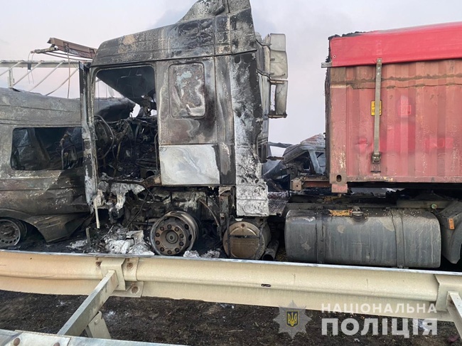 В поліції розповіли подробиці зіткнення п'яти автівок на трасі Одеса-Київ