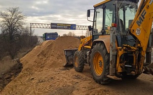 На трасі Одеса-Київ ремонтують важливий шляхопровід