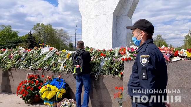 Георгіївські стрічки, напад на журналістку та порушення карантину: поліція притягла до адмінвідповідальності вісьмох людей