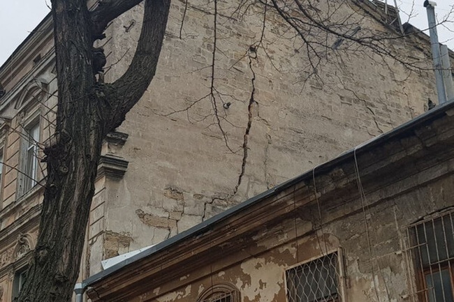 Чому обвалився черговий пам'ятник архітектури в центрі Одеси (оновлено)