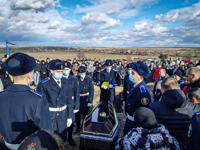 На Одещині попрощалися з гвардійцем, який загинув під час стрільби у Дніпрі