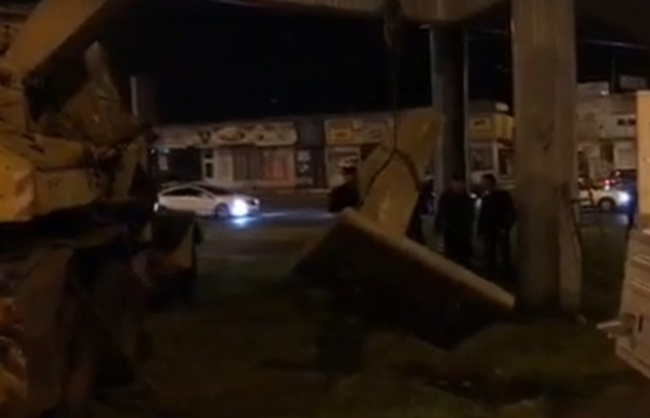 Коммунальщики снесли закладной камень под памятник Жукову в Одессе