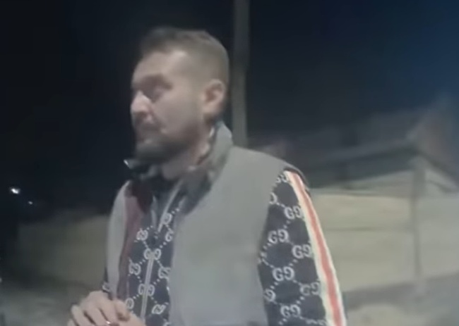 Чернівецькі поліцейські оприлюднили відео затримання нетверезого колеги-високопосадовця з Одеси