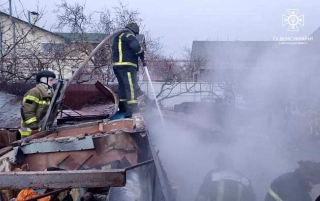 Наслідки обстрілу. Фото: ДСНС України в Херсонській області