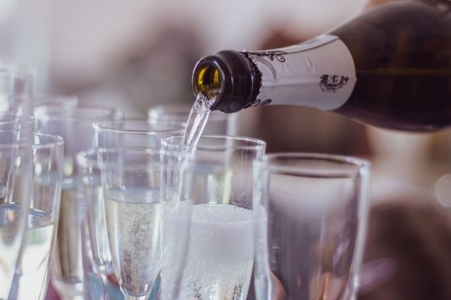 АМКУ рекомендував одеським виноробам не видавати свої напої за французькі