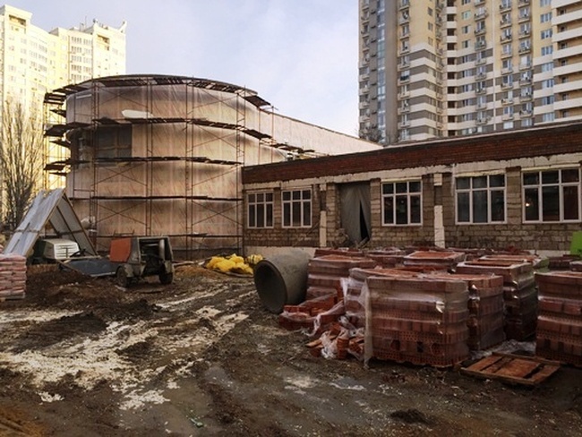 В Одессе заморозят работы по укреплению фундаментов школ и ремонта стадионов ради пожарной безопасности