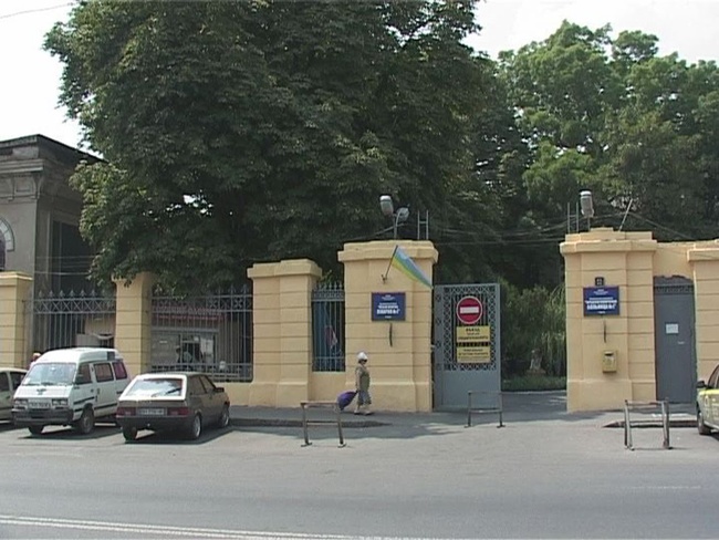 Компания с уставным капиталом в 1 тысячу гривень арендует помещение в «Еврейской больнице»