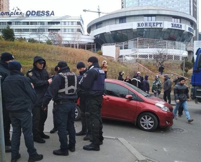 Протестующих против строительства на Гагаринском плато снова попытались разогнать полицейские (обновлено)