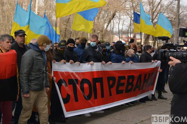 Одесити вимагали зустрічі із керівництвом райради через пам'ятну дошку жертвам 2 травня