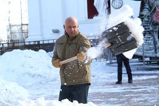 Результаты "уборки" снега в Одессе: дискомфорт для горожан, кража бюджетных денег и ущерб экосистеме