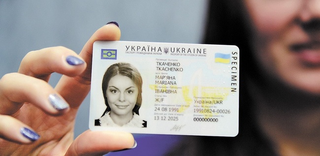 Як внутрішньо переміщеним особам отримати права та зареєструвати автомобіль в Одесі
